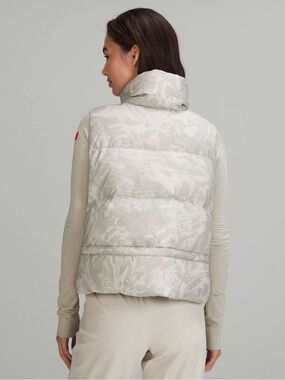 🇨🇦 Lululemon Transformable Vest Maple Metamorphosis Size 8 TEAM CANADA